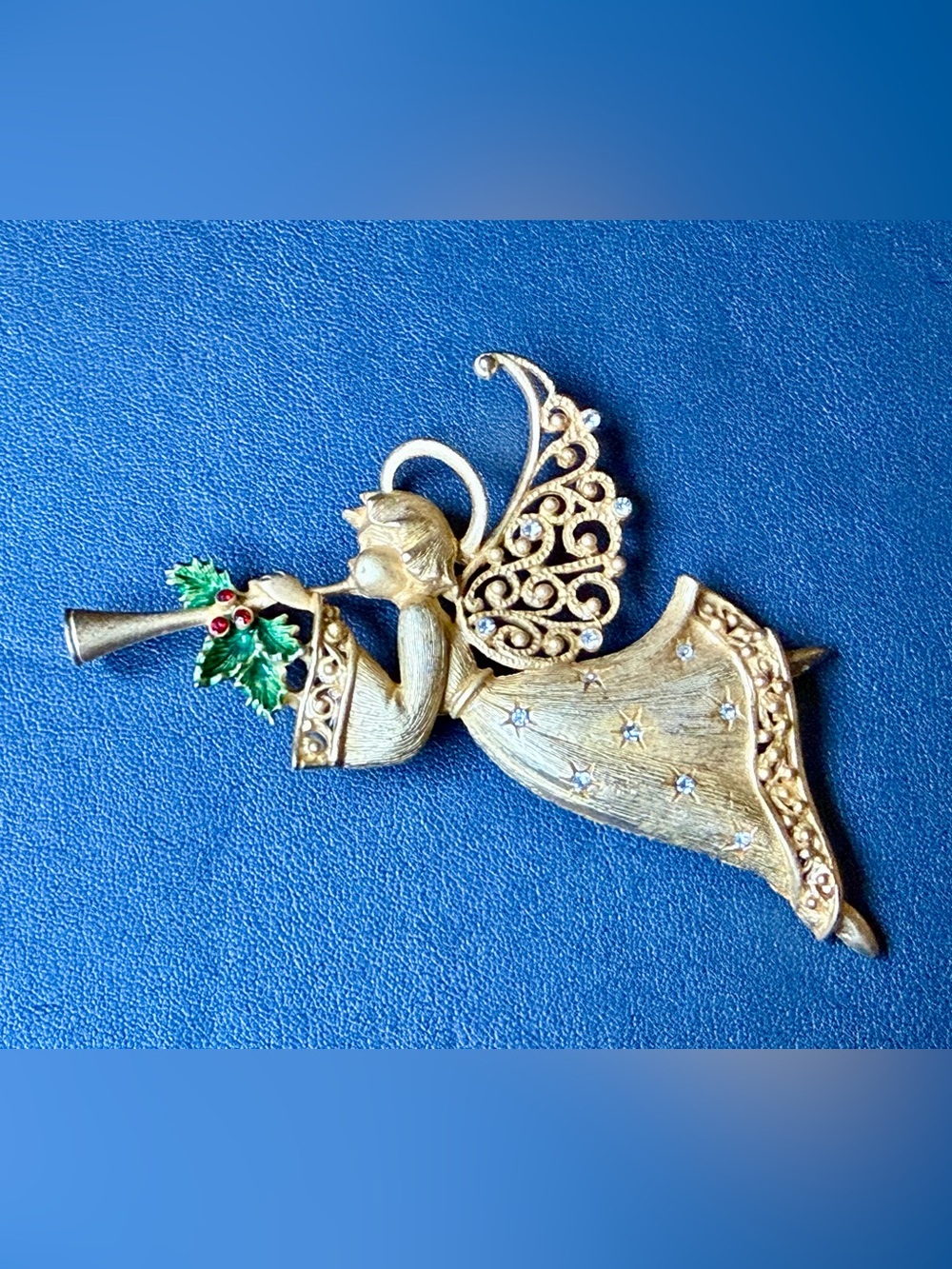 Large vtg JJ Christmas Angel Brooch